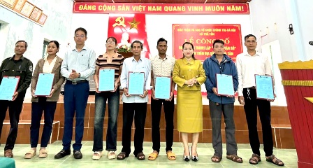 Trao quyết định công bố Tổ dân vận số